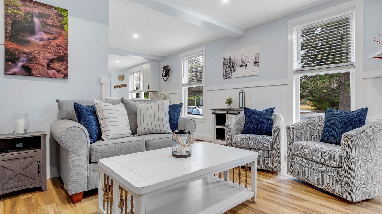 Photo of Livingroom in Bethel