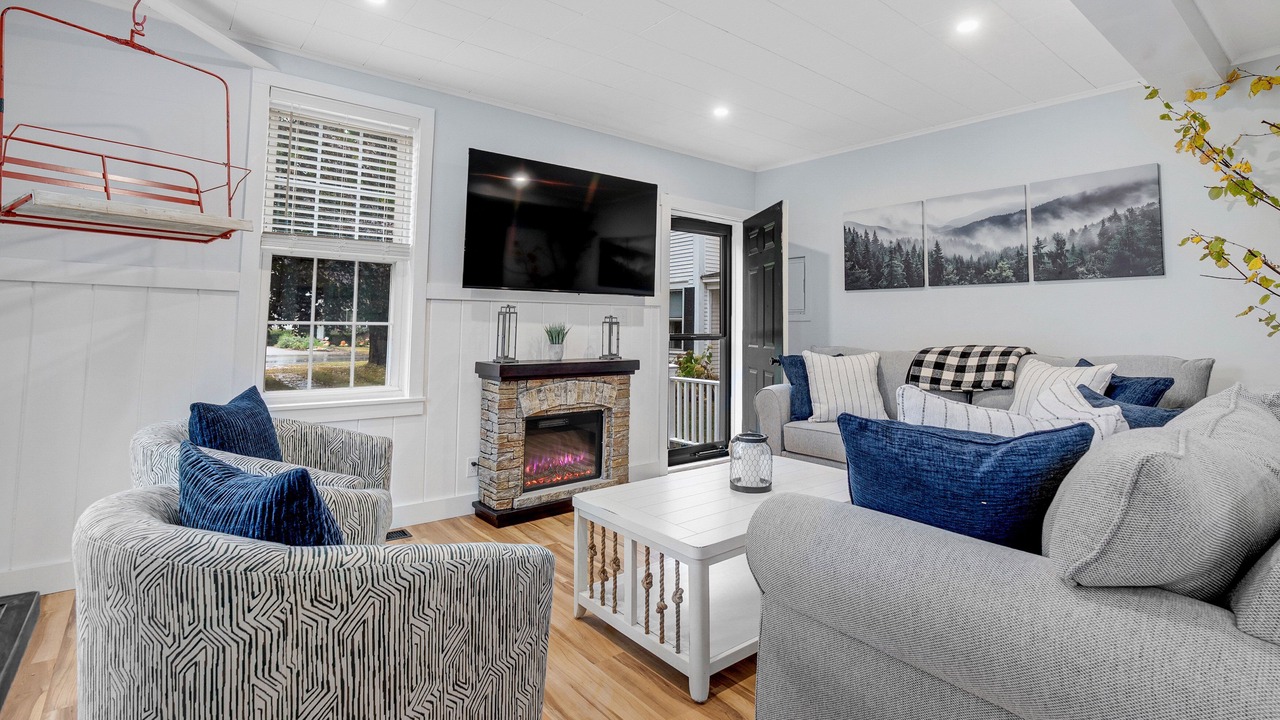 Photo of Livingroom in Bethel