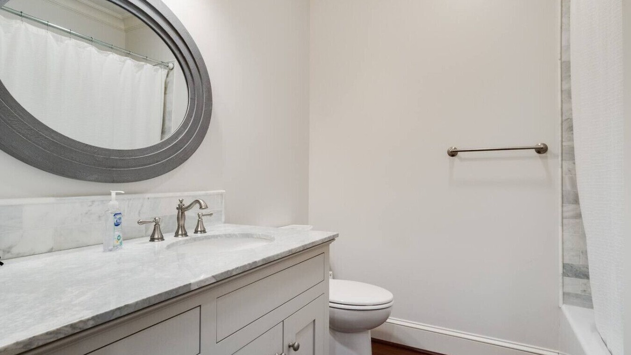 Photo of Bathroom in St. Martinville