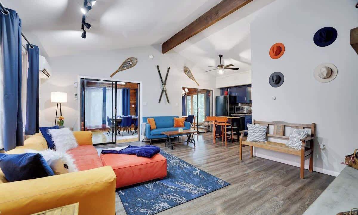 Photo of Livingroom in Briar Crest Woods