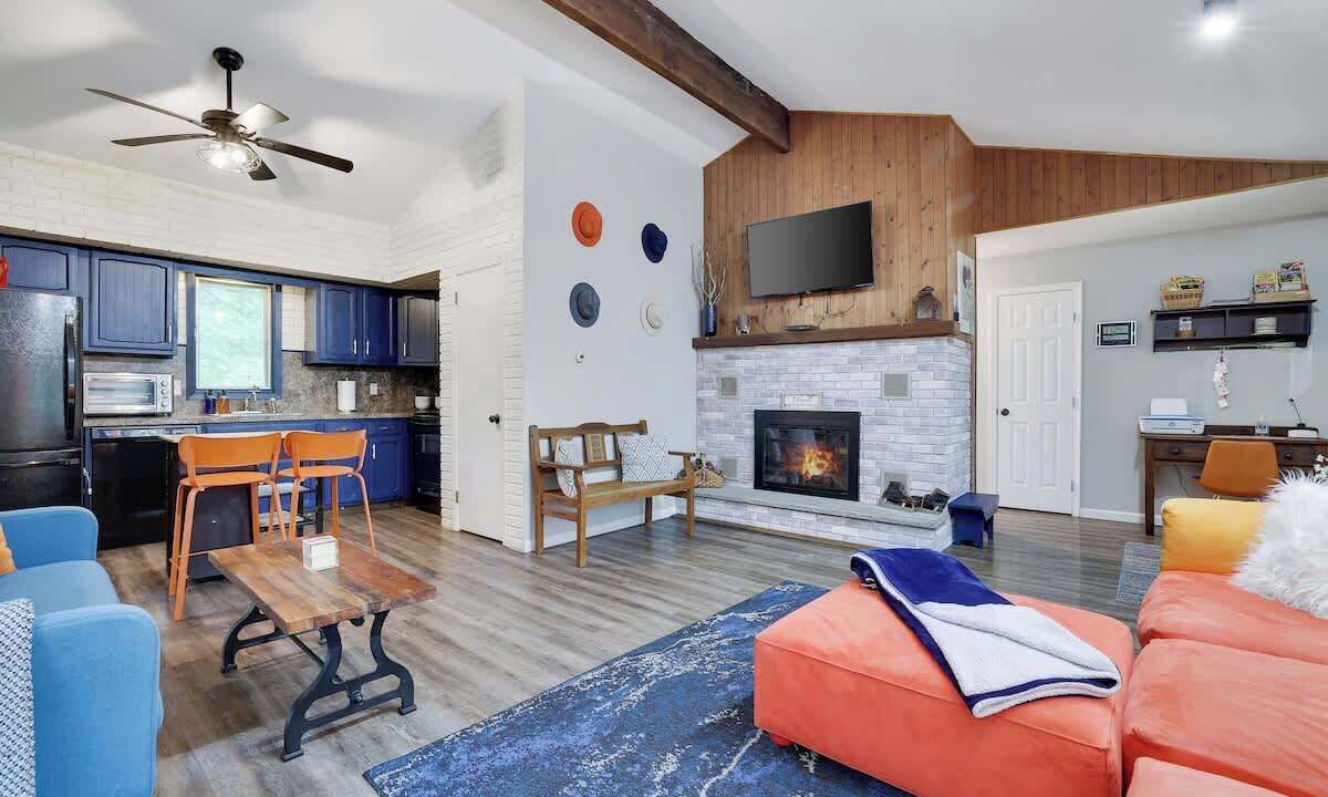 Photo of Livingroom in Briar Crest Woods