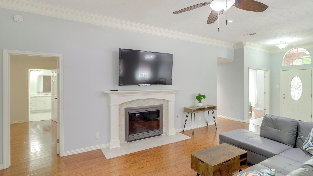 Photo of Livingroom in George Bush Park/Eldridge