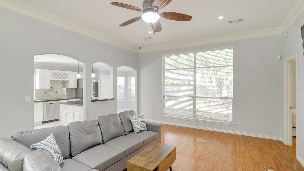 Photo of Livingroom in George Bush Park/Eldridge