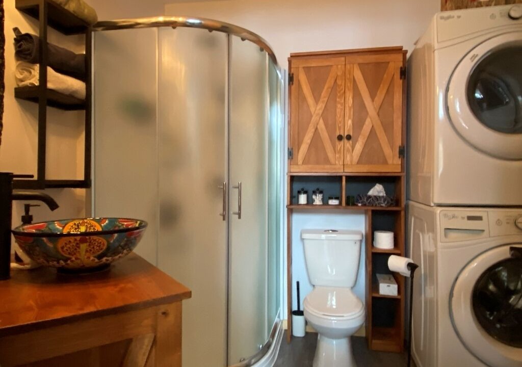 Photo of Bathroom in Mansfield-et-Pontefract