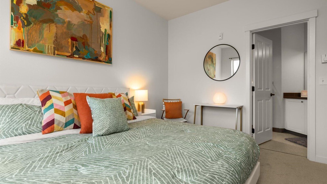 Photo of Bedroom in Queen Anne