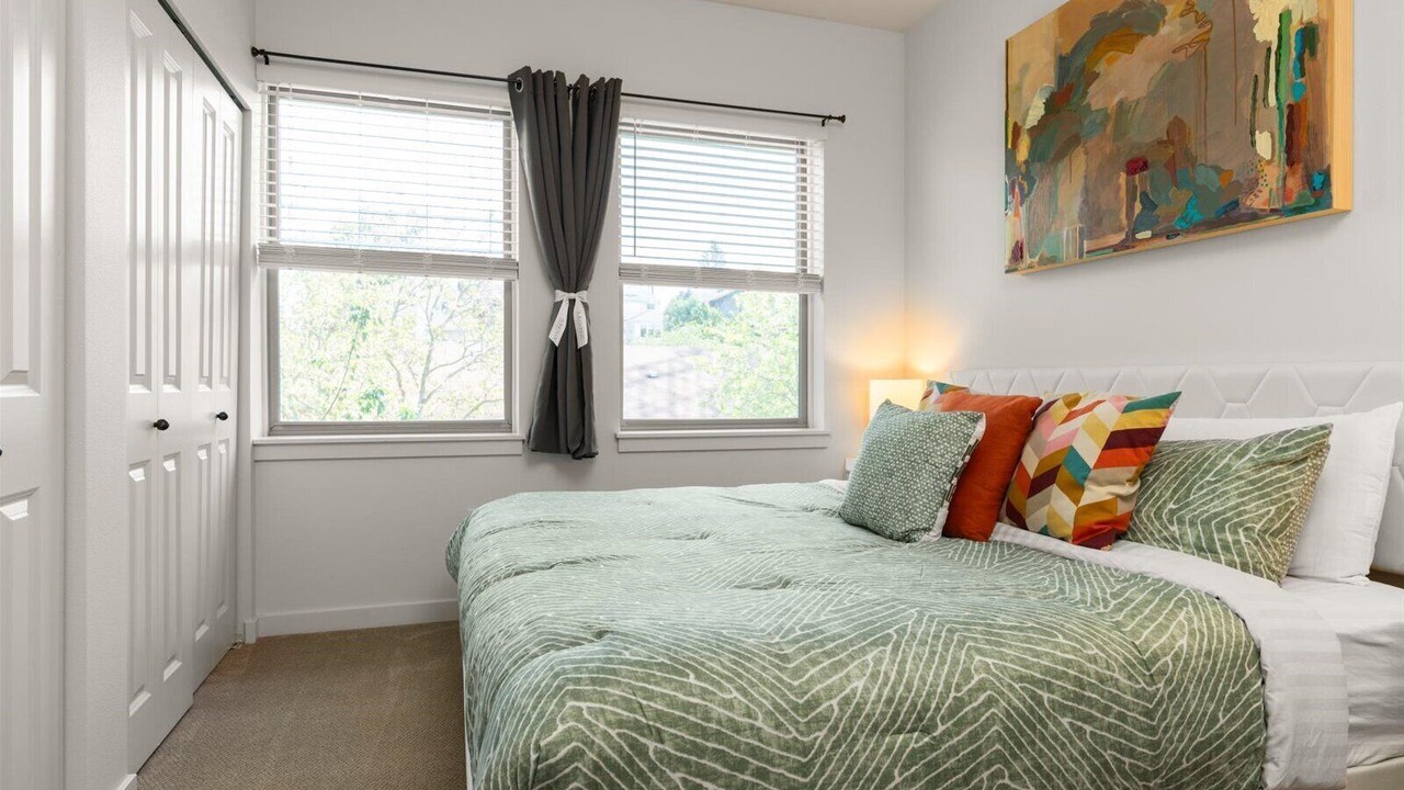 Photo of Bedroom in Queen Anne