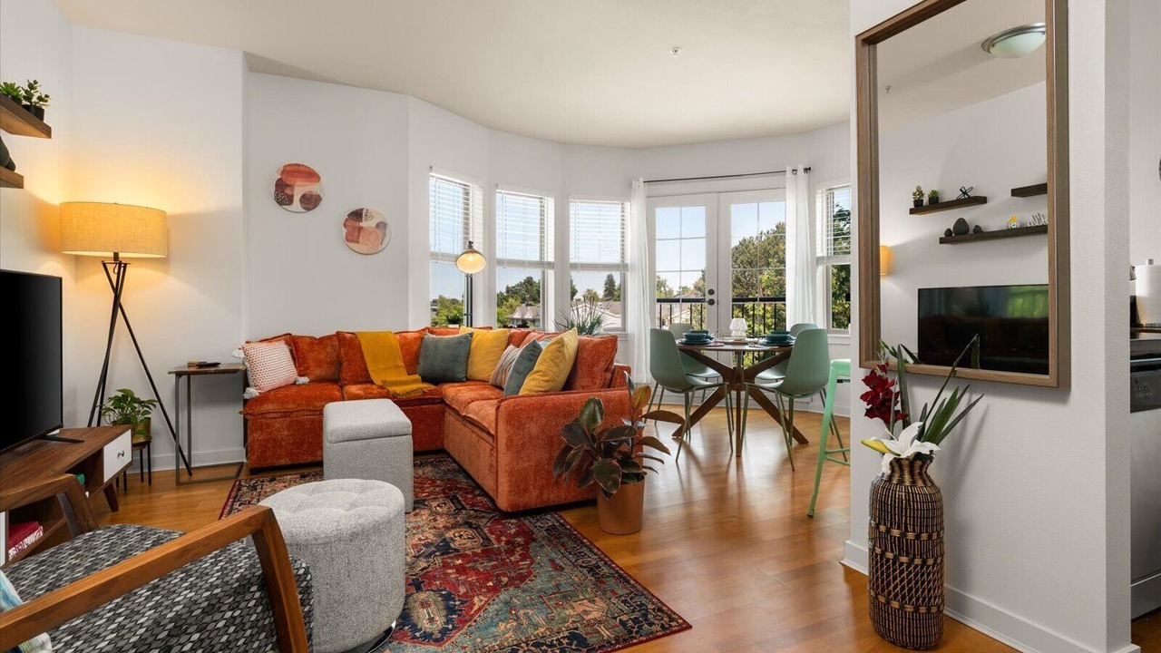 Photo of Livingroom in Queen Anne