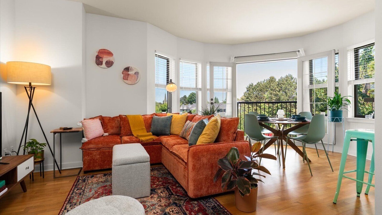 Photo of Livingroom in Queen Anne