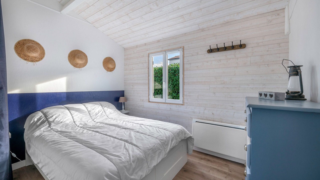 Photo of Bedroom in Saint-Michel-Chef-Chef
