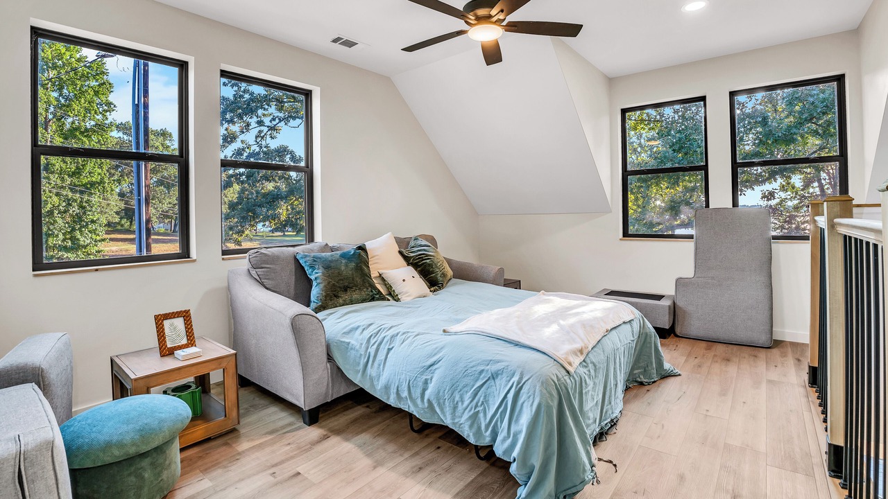 Photo of Bedroom in Flint