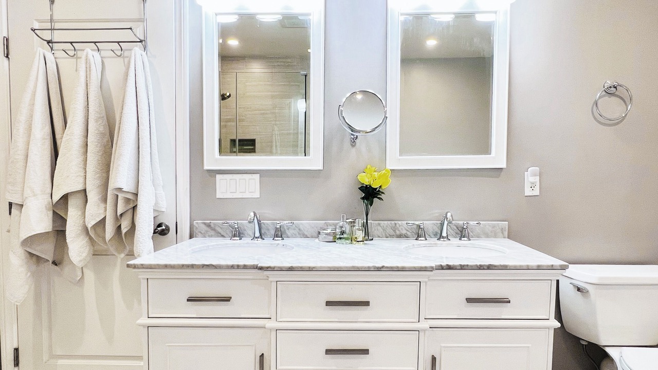 Photo of Bathroom in Shadow Hills