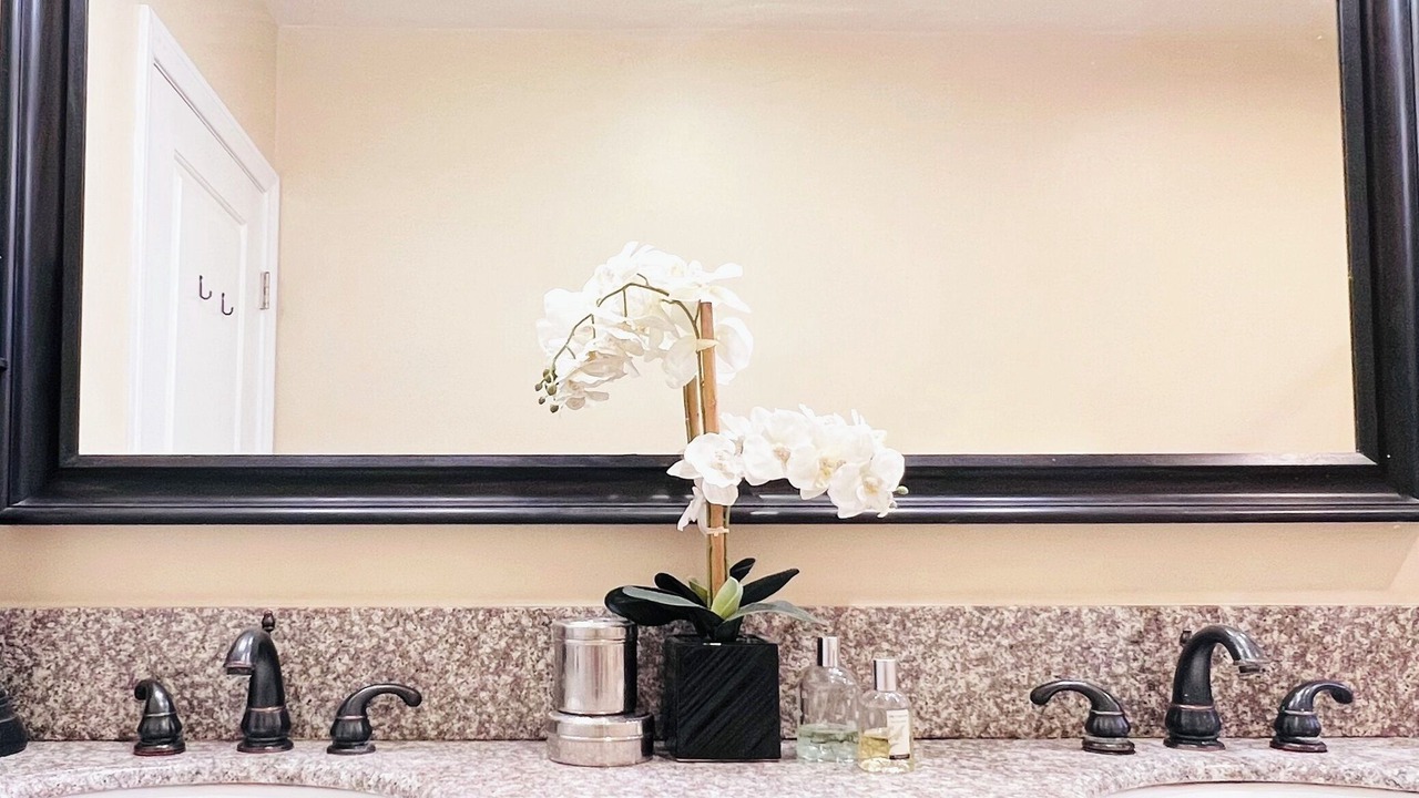 Photo of Bathroom in Shadow Hills