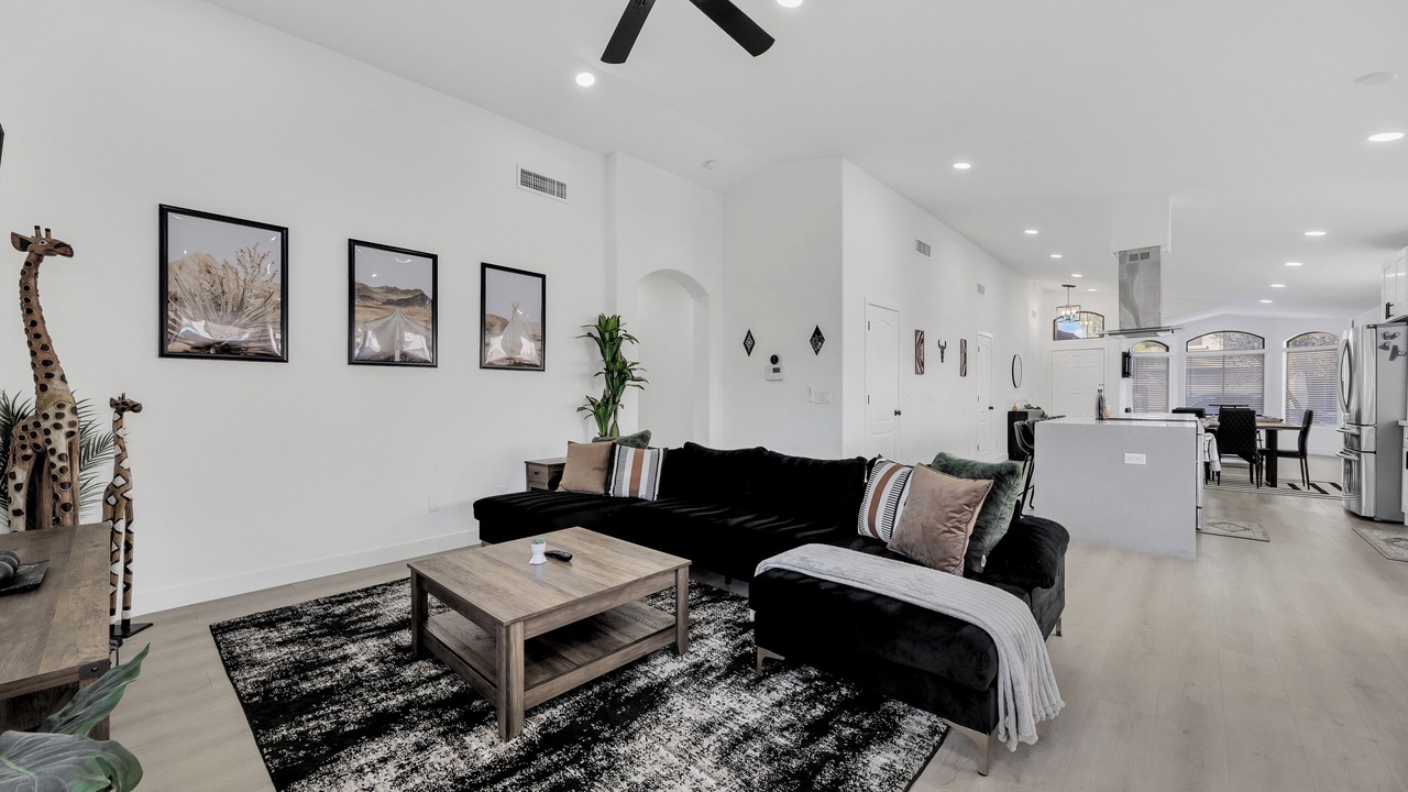 Photo of Livingroom in Canyon Trails