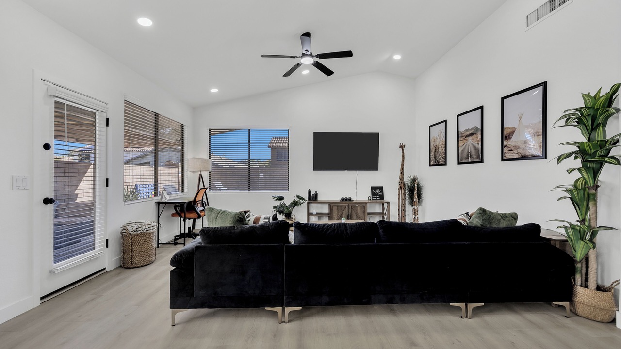 Photo of Livingroom in Canyon Trails