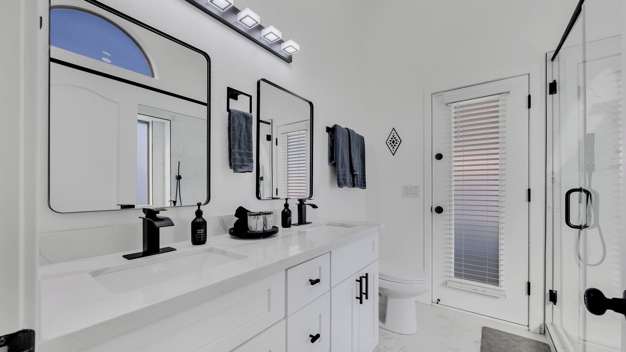Photo of Bathroom in Canyon Trails