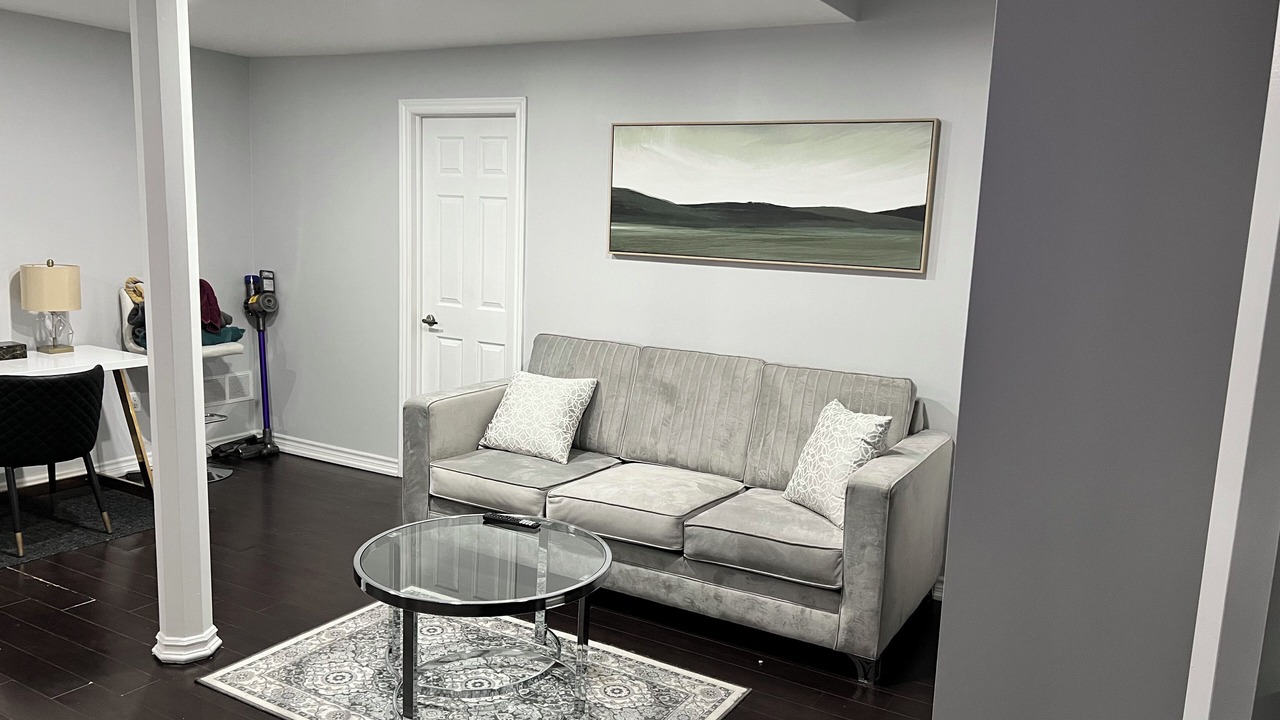 Photo of Livingroom in Churchill Meadows