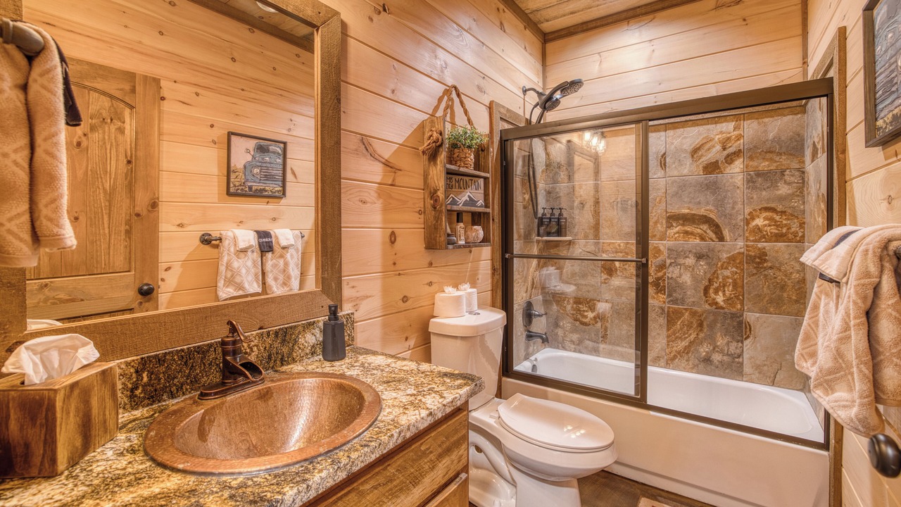 Photo of Bathroom in Cherry Log