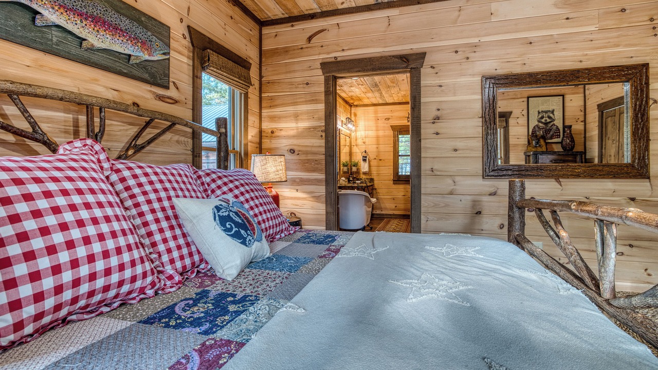 Photo of Bedroom in Cherry Log