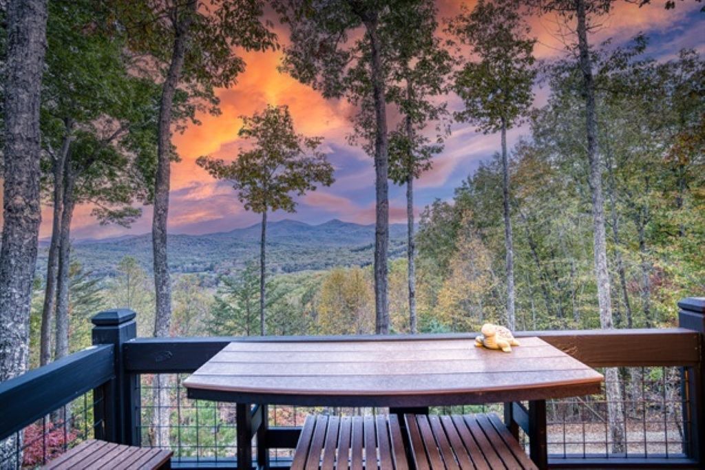 Photo of Outdoor in Cherry Log