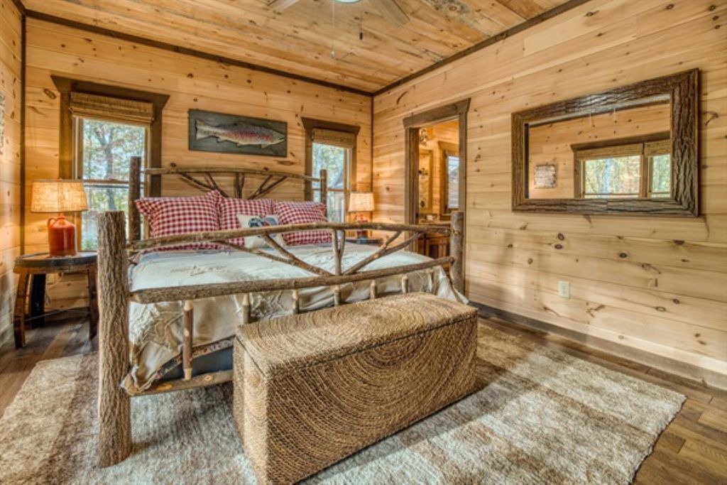 Photo of Bedroom in Cherry Log