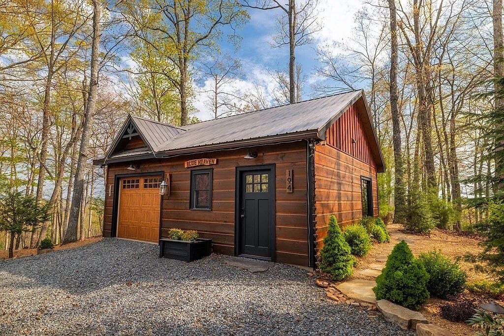 Photo of Outdoor in Cherry Log