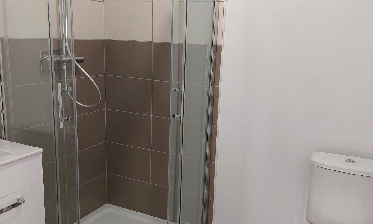 Photo of Bathroom in Saint-Etienne-du-Rouvray