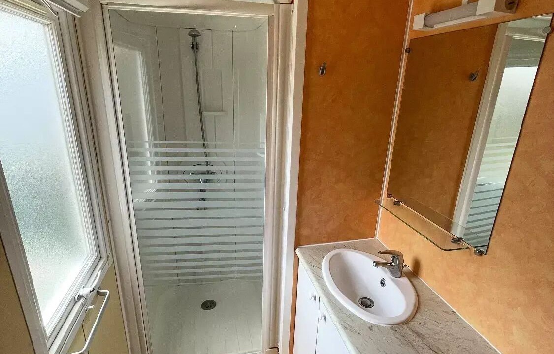 Photo of Bathroom in Les Moutiers-en-Retz
