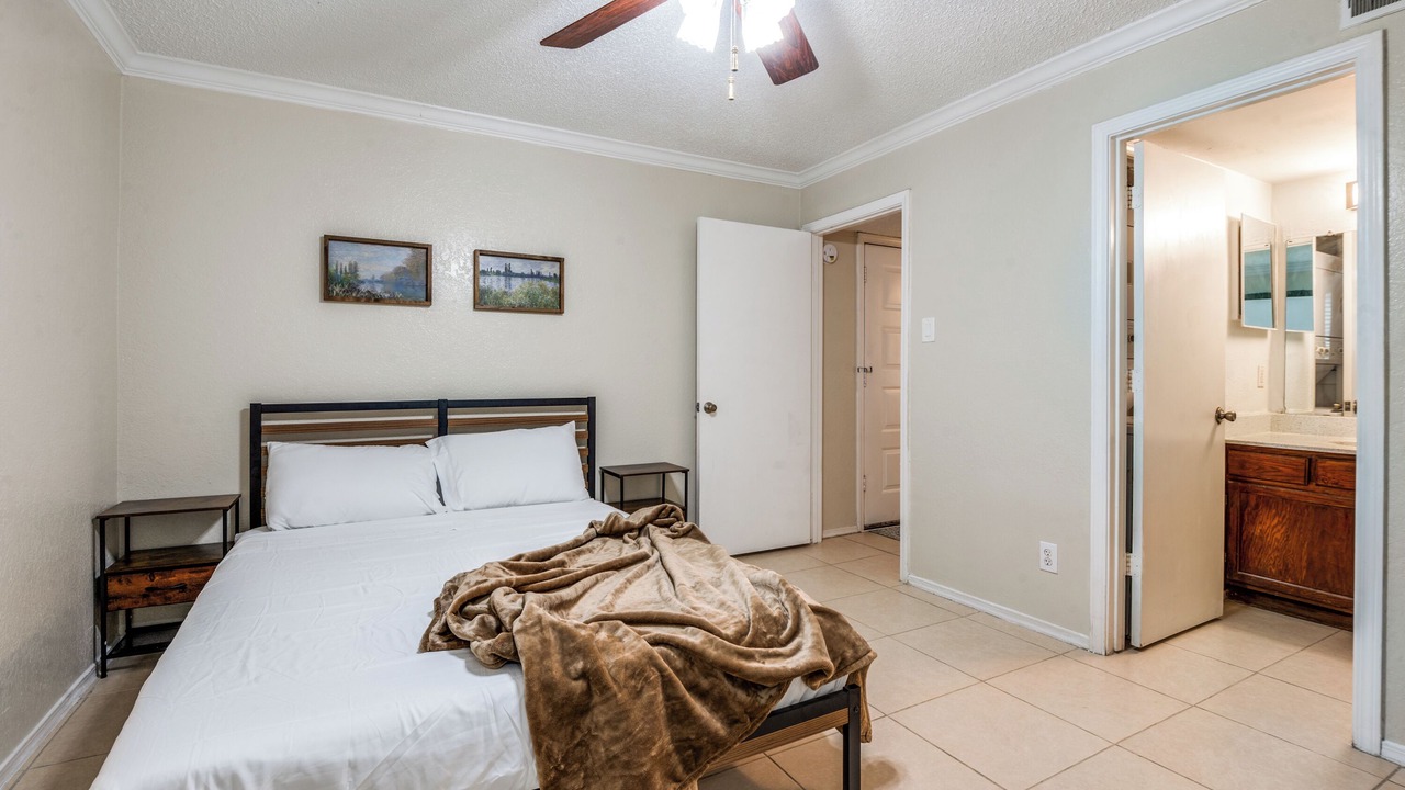 Photo of Bedroom in Far North Dallas