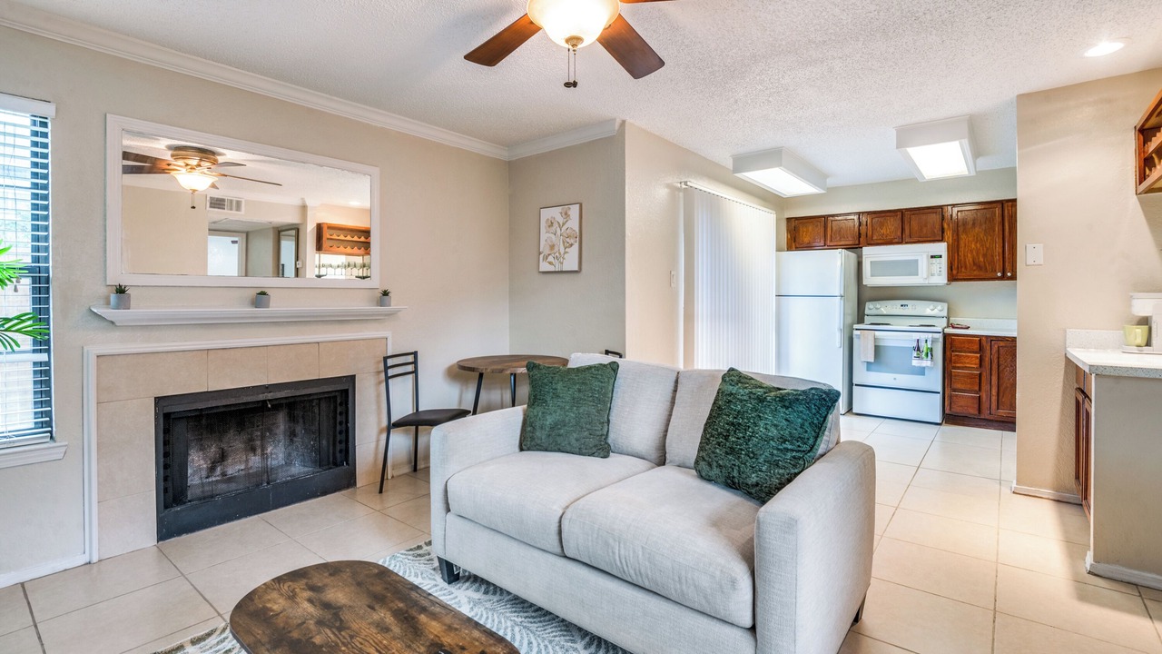 Photo of Livingroom in Far North Dallas