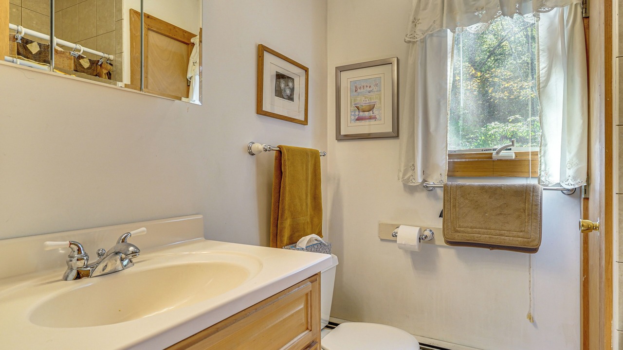 Photo of Bathroom in Bridgewater Corners