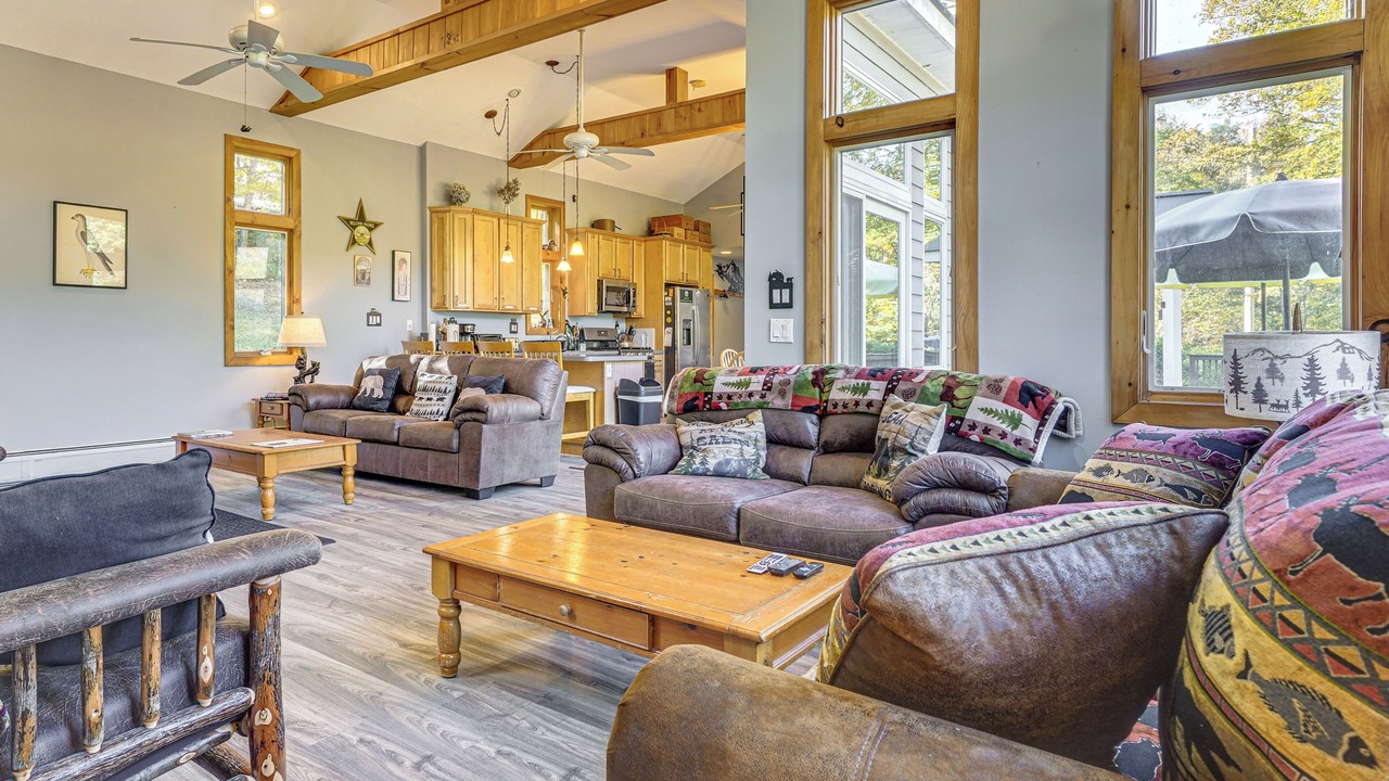 Photo of Livingroom in Bridgewater Corners