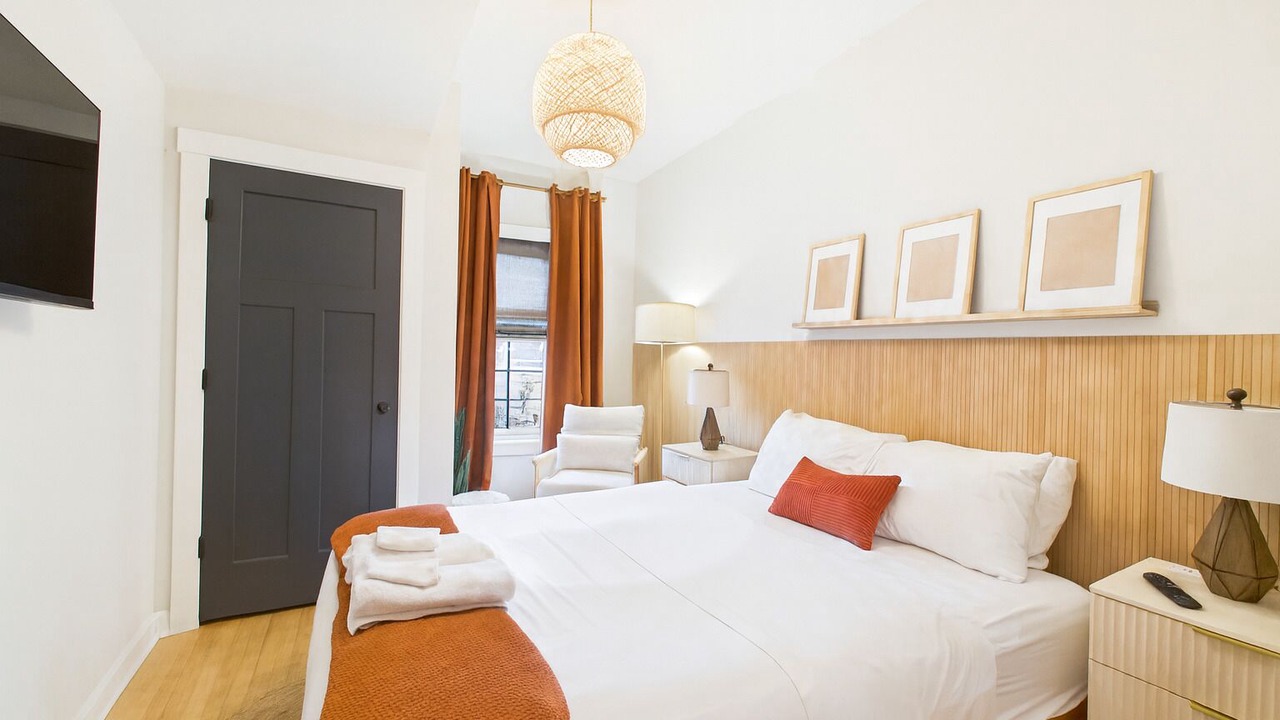 Photo of Bedroom in West Town