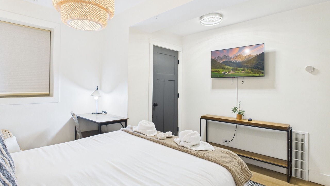 Photo of Bedroom in West Town