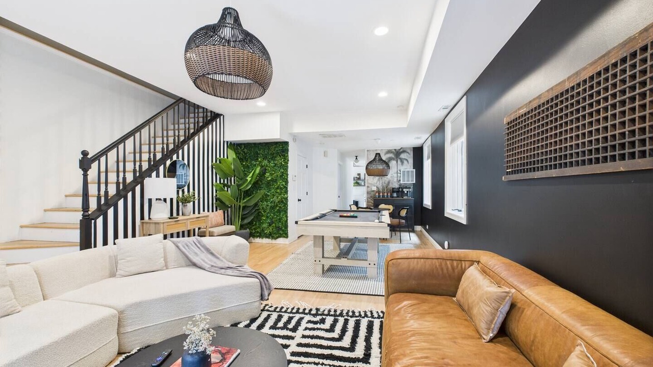 Photo of Livingroom in West Town