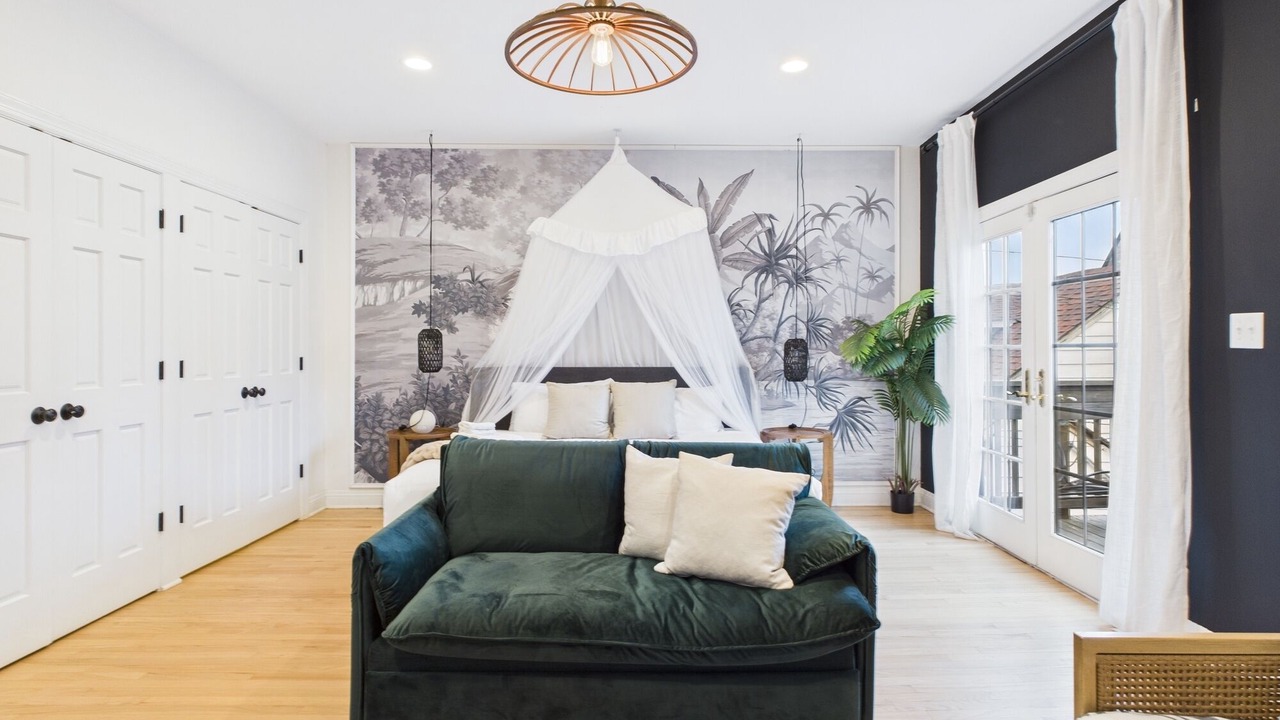 Photo of Livingroom in West Town