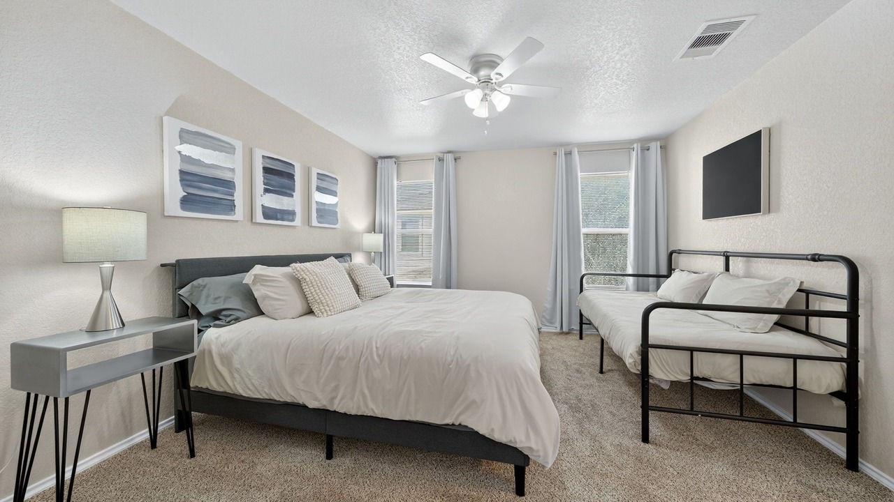 Photo of Bedroom in Maverick Creek