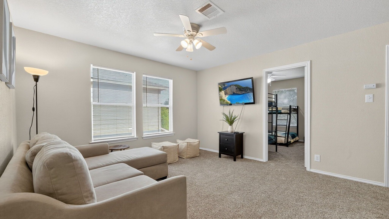 Photo of Livingroom in Maverick Creek