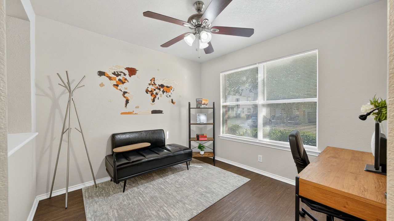 Photo of Livingroom in Maverick Creek