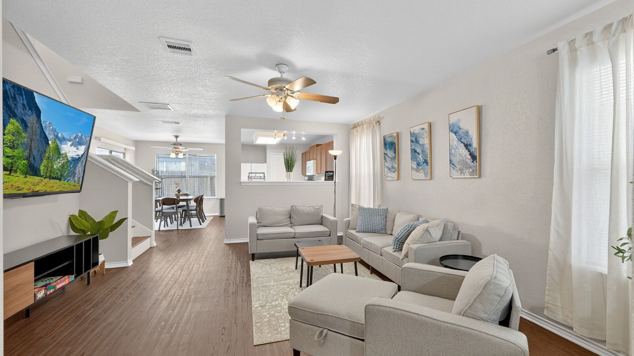 Photo of Livingroom in Maverick Creek