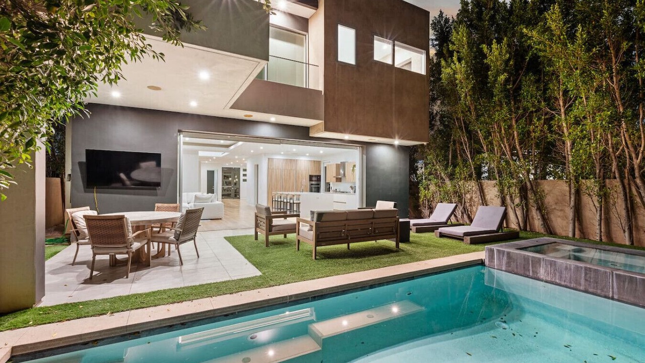 Photo of Outdoor in Melrose