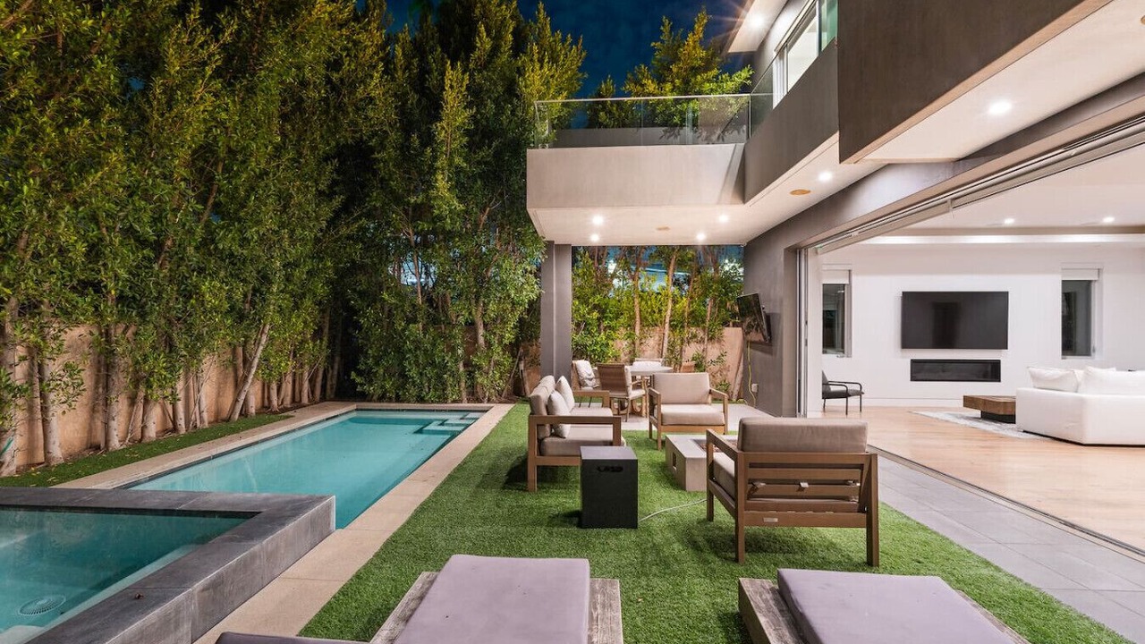 Photo of Outdoor in Melrose