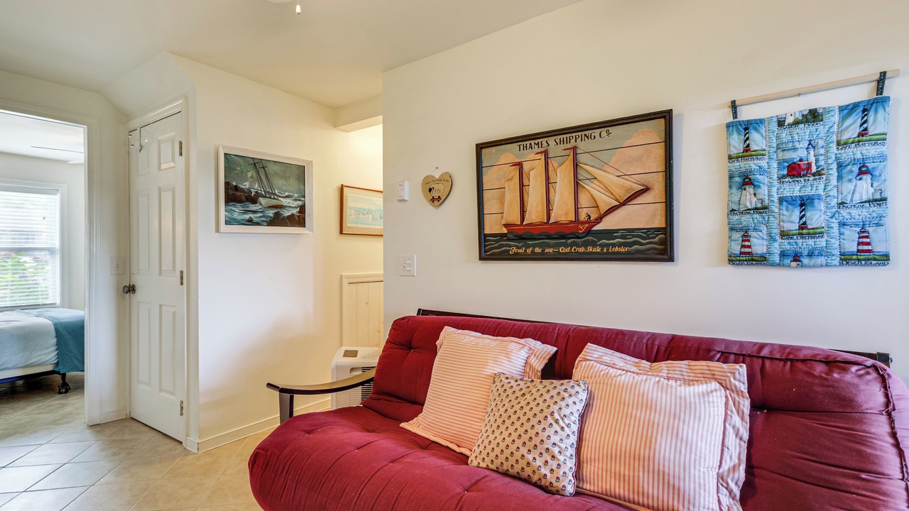 Photo of Livingroom in Charlestown