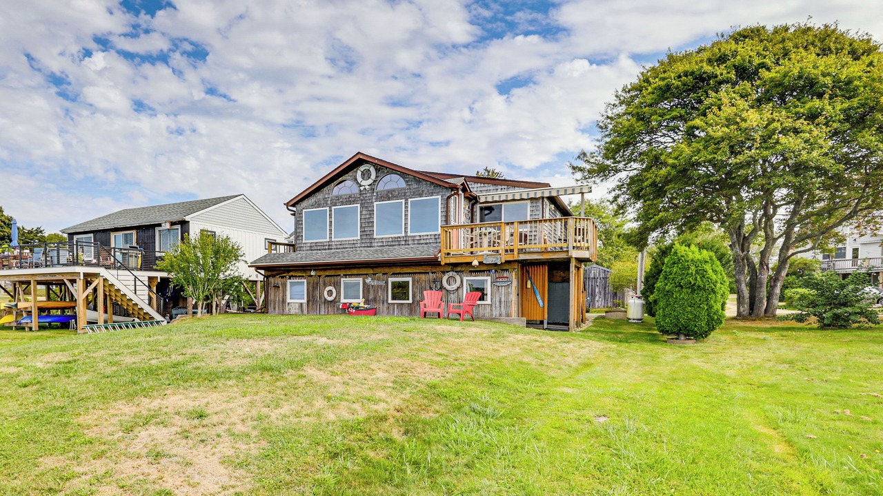 Photo of Others in Charlestown