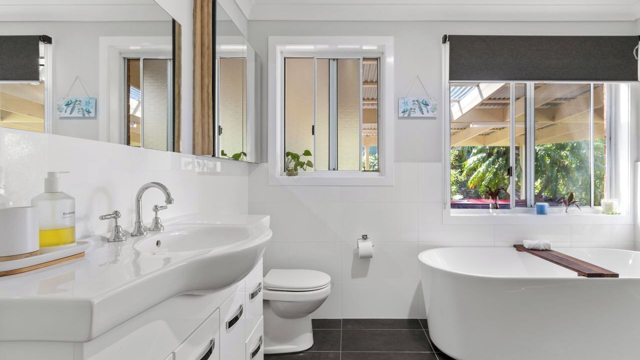 Photo of Bathroom in Emerald Beach