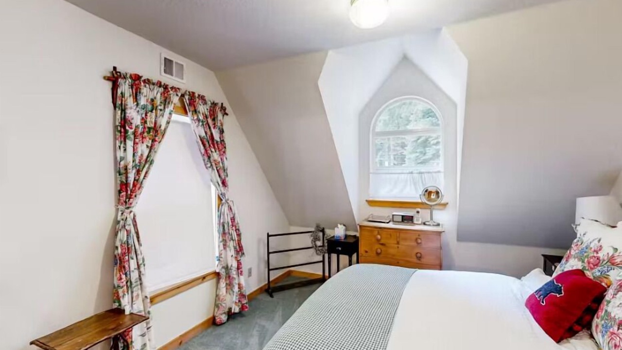Photo of Bedroom in Tahoe Pines