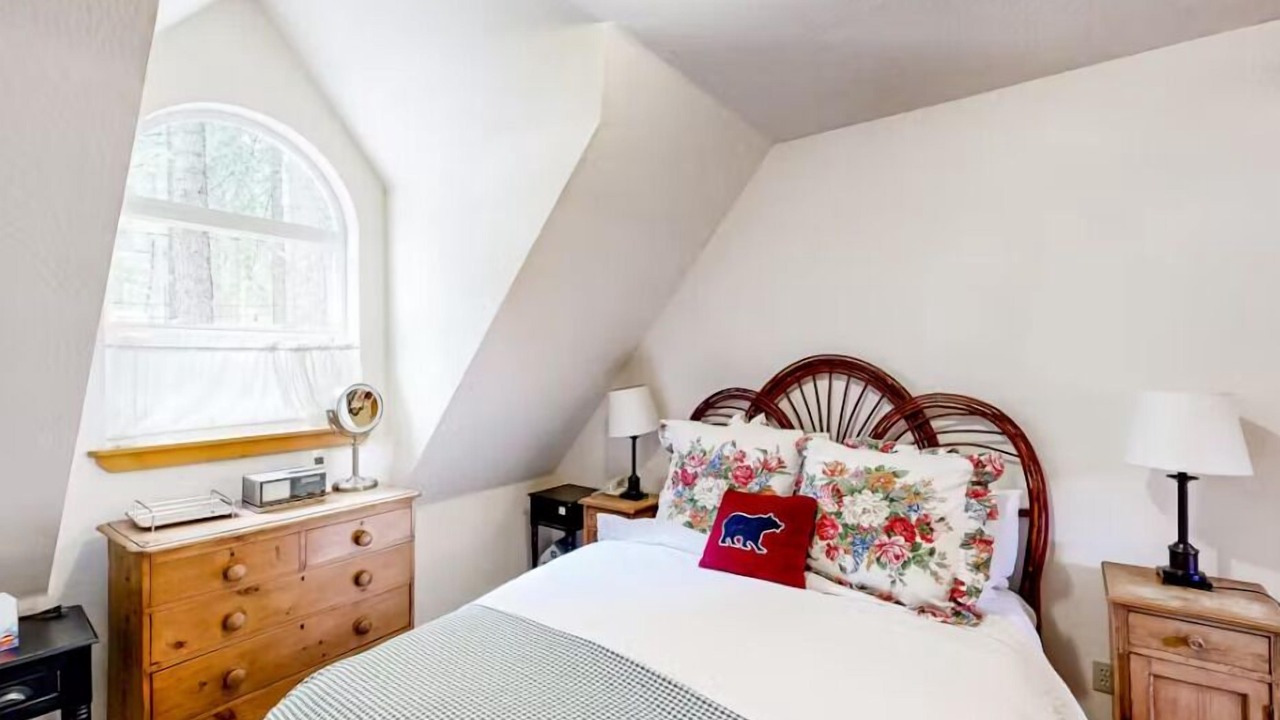 Photo of Bedroom in Tahoe Pines