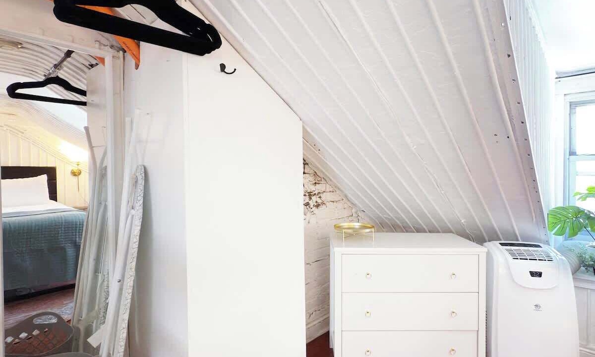 Photo of Bedroom in Washington Square West