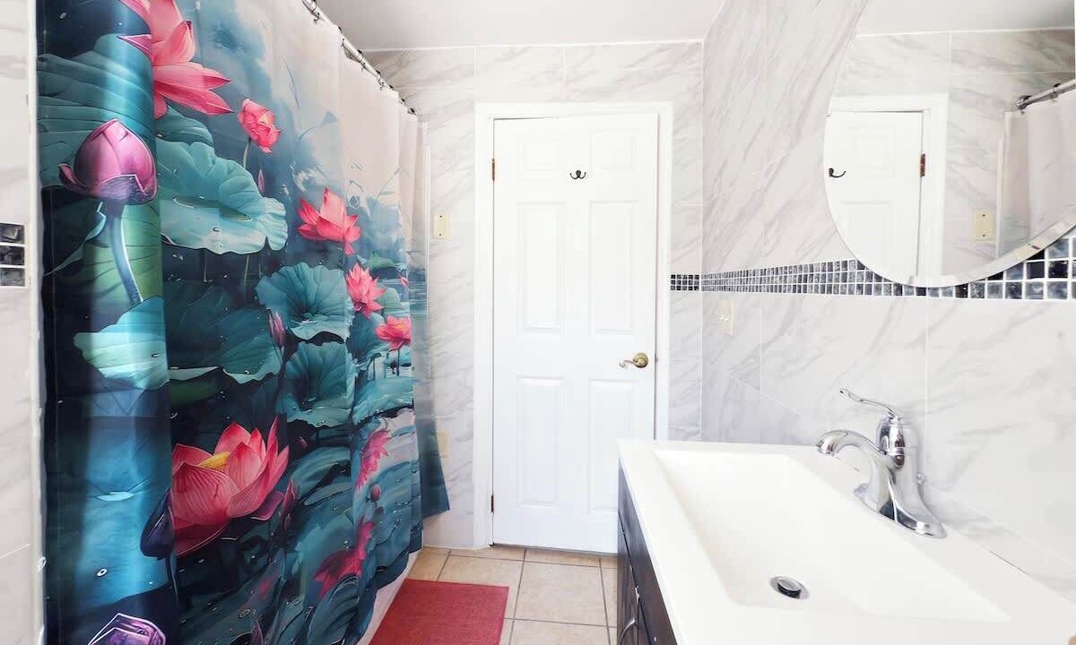 Photo of Bathroom in Washington Square West
