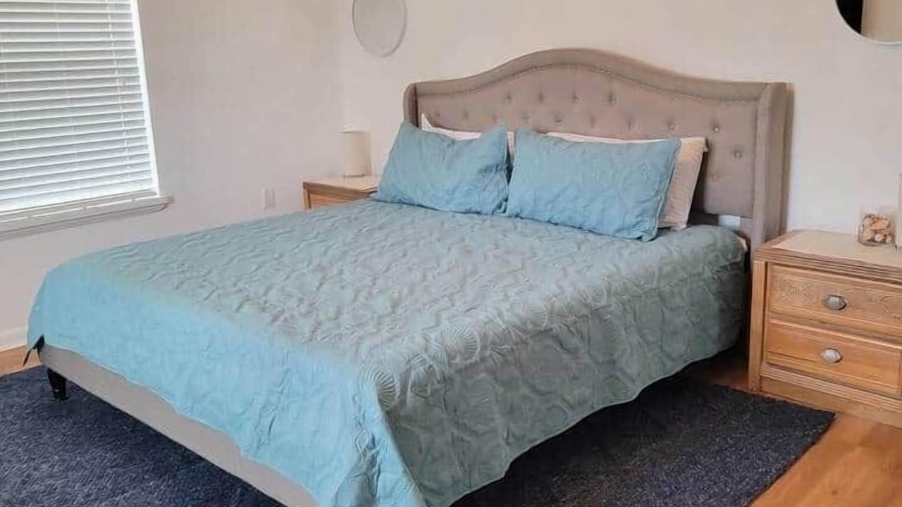 Photo of Bedroom in Salem