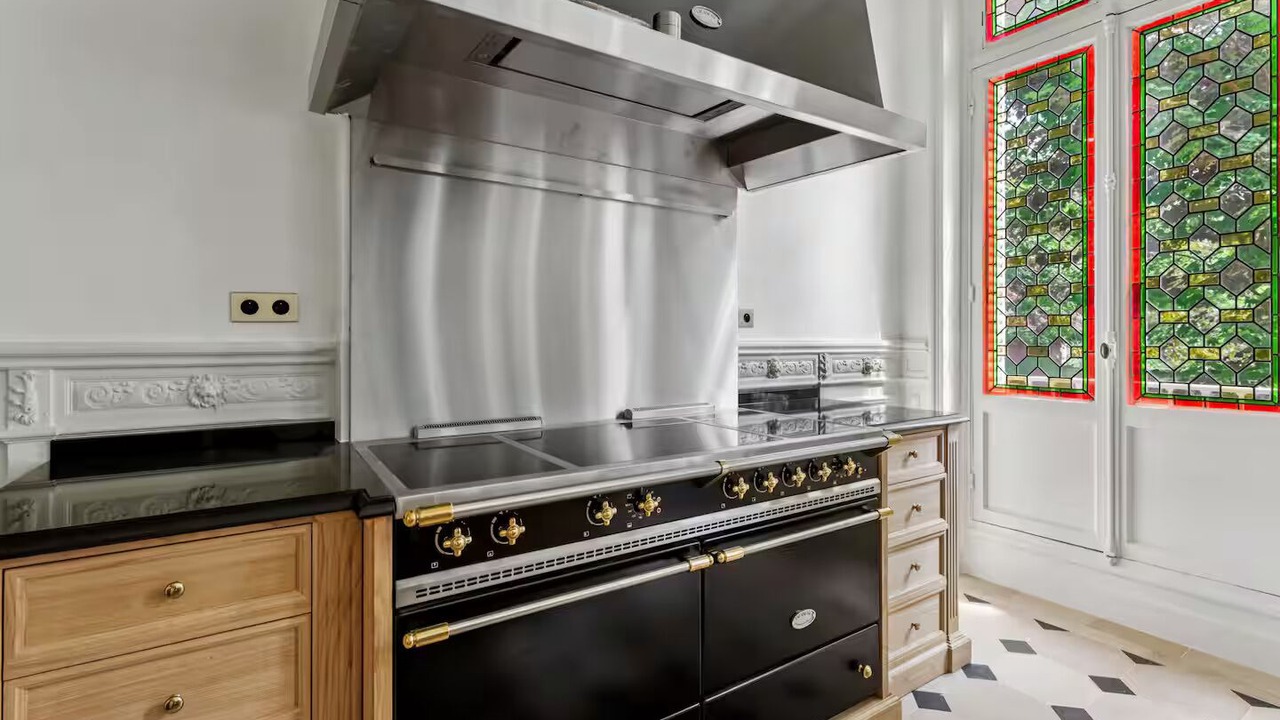 Photo of Kitchen in Villa Montmorency